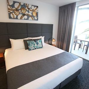 Executive Two-Bedroom or Two-Bathroom Apartment Non Pet Friendly
